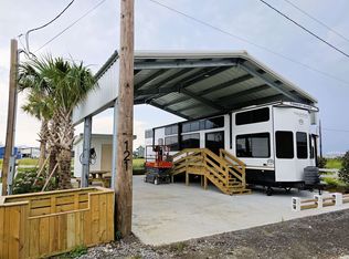 121 Gilbert Ln, Grand Isle, LA 70358