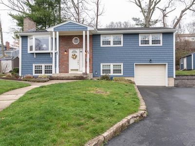 23 Esther Dr, North Providence, RI, 02911