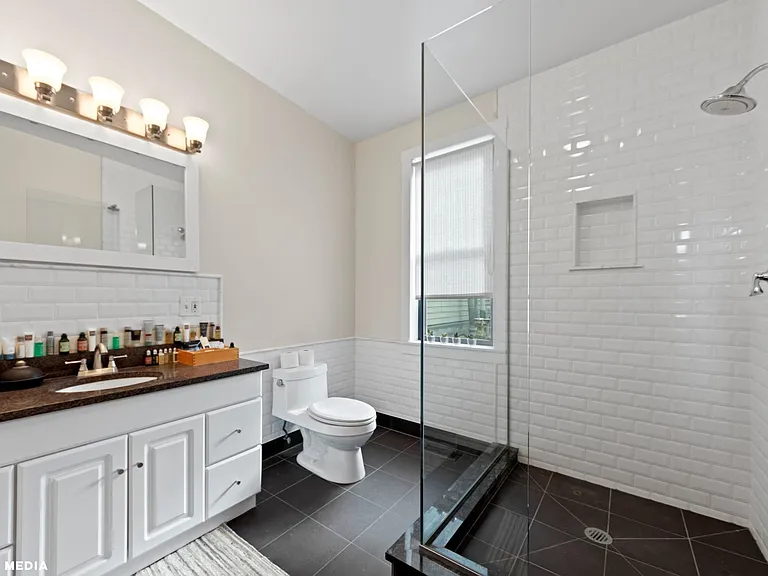 353 W Chicago Ave #4E — Photo 7