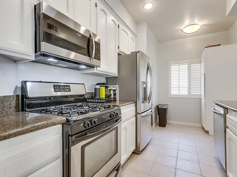 2160 College Ave #H — Photo 11
