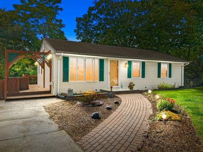 37 Romoli Ave, Attleboro, MA, 02703
