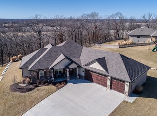 5315 N Perche Pointe Pl, Columbia, MO 65203