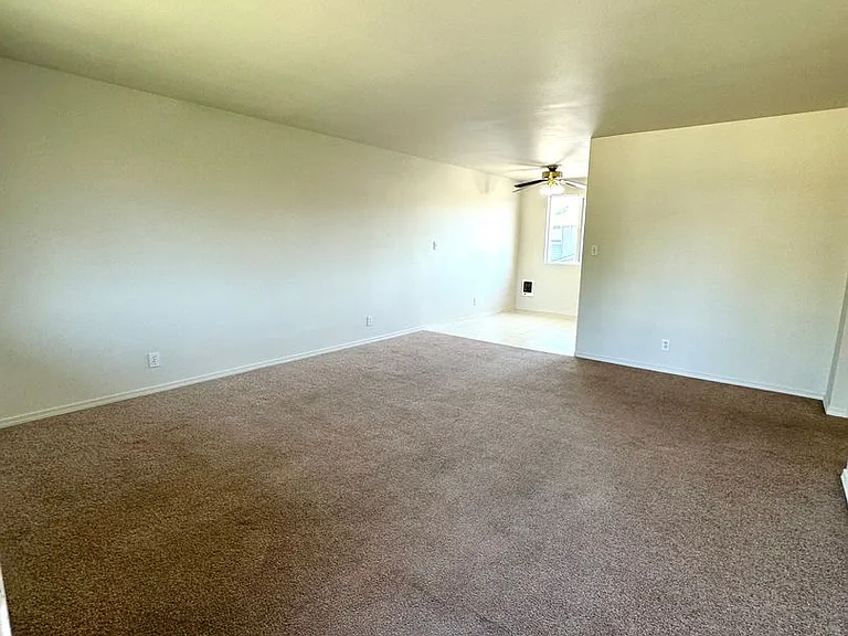 1618 SW Lava Ave — Photo 3