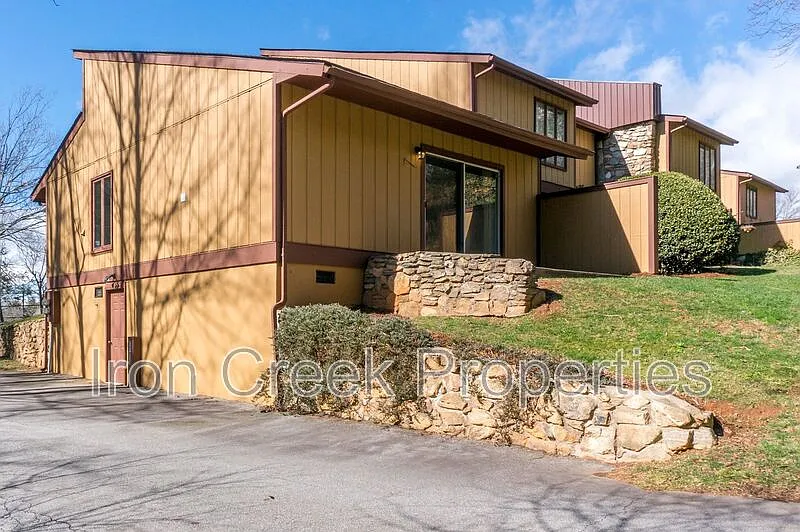 137 Colony Dr