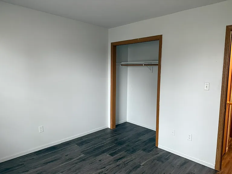 309 Alan St — Photo 3