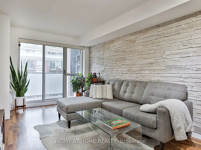 1005 King St W #613 — Photo 6