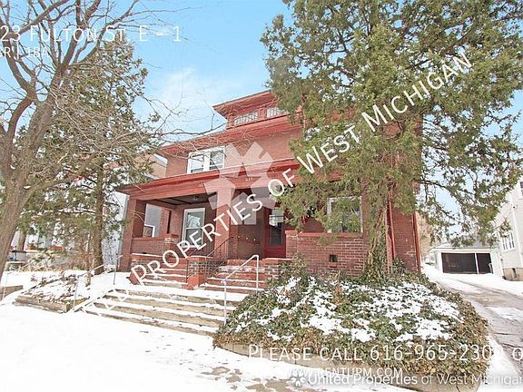 3rd image of 623 Fulton St E #1