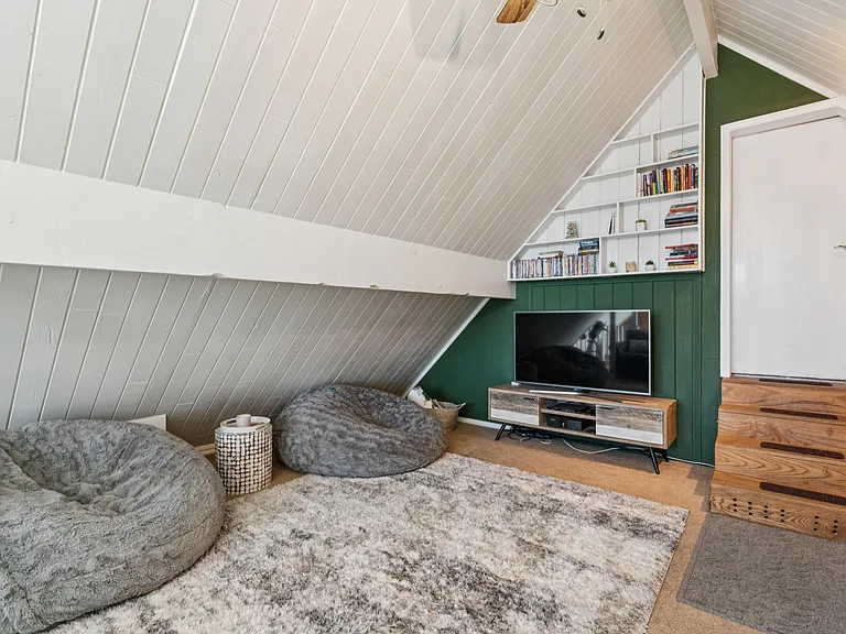 1171 N Grass Valley Rd — Photo 30