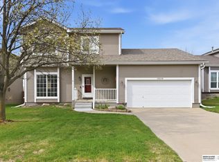 18638 Holmes Cir, Omaha, NE 68135
