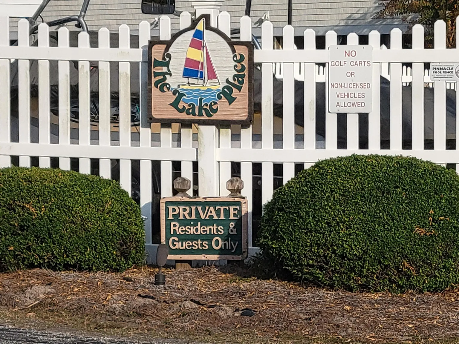2 bed, 2.0 bath, 912 sqft, $1,300 — Photo 2