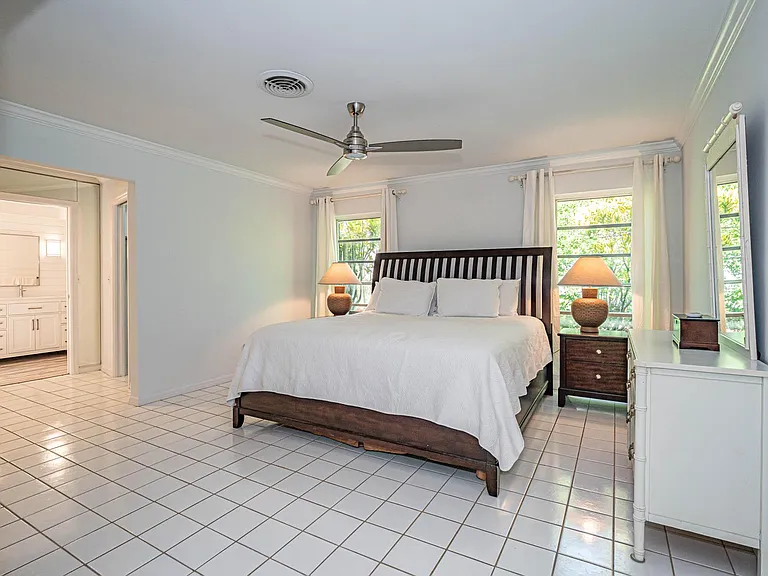 1425 Treasure Cove Ln — Photo 25
