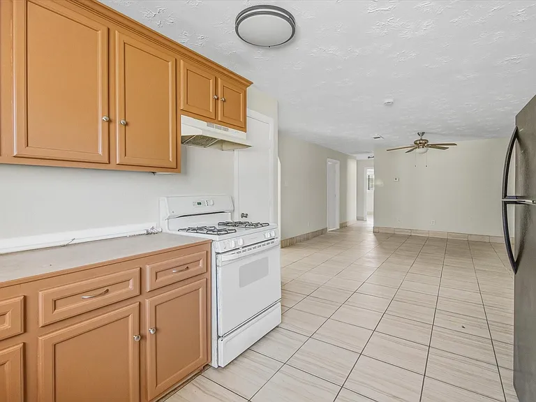 501 Ladd St — Photo 11