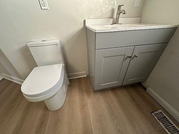 5th image of 1112 Ireland Dr