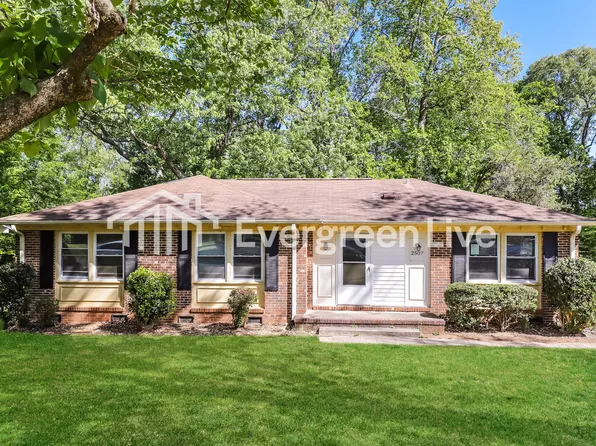 2507 Fernbrook Rd, Greensboro, NC 27405