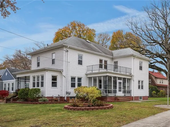 84 Enfield Ave, Providence, RI 02908