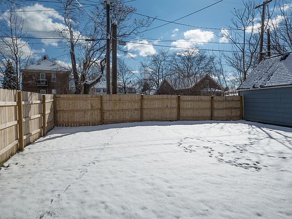 5th image of 23 Emmons Ct