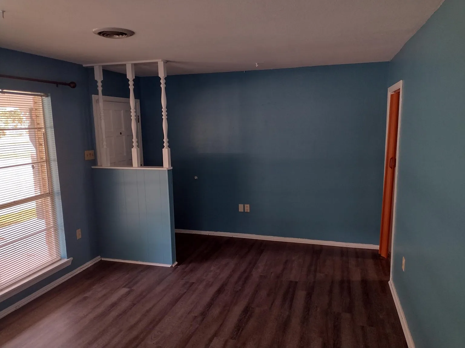 4 bed, 2000 sqft, $2,100 — Photo 2