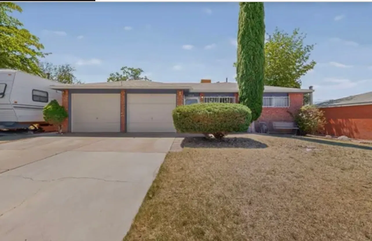 4 bed, 2151 sqft, $1,900 — Photo 1