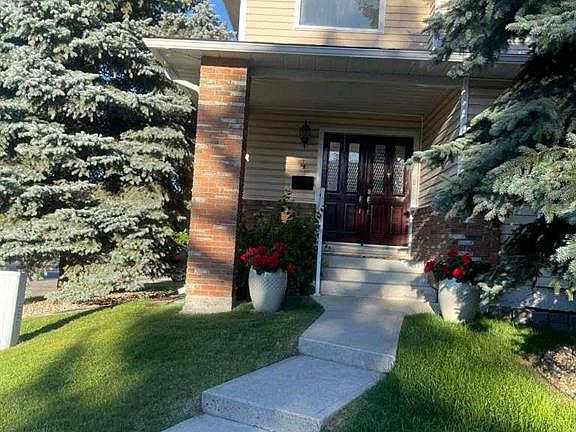 2nd image of 4 W Cedargrove Way SW