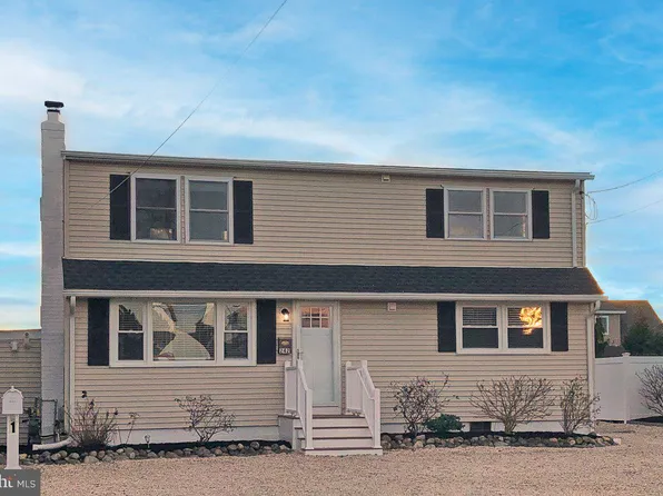 242 W 15th St, Ship Bottom, NJ 08008