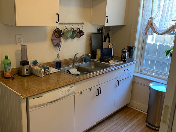 4th image of 546 N Washington St APT 1