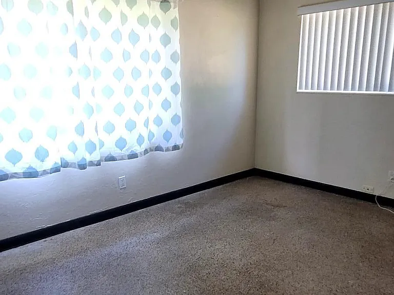 4330 SW 10th St — Photo 22