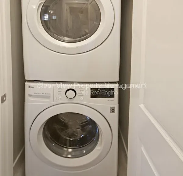 322 Skeena Cres W #LOWER LEVEL — Photo 7