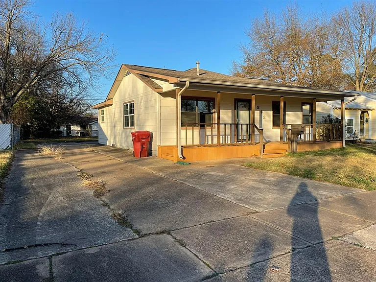 303 Boyd Loop — Photo 2