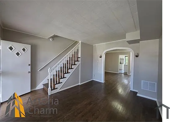 1418 Dukeland St — Photo 3