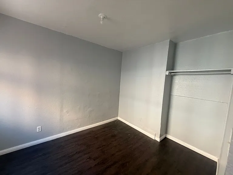 1128 Raymond Ave — Photo 3