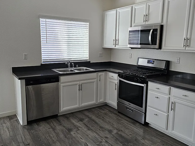 4385 Silver Cedar Ln — Photo 4