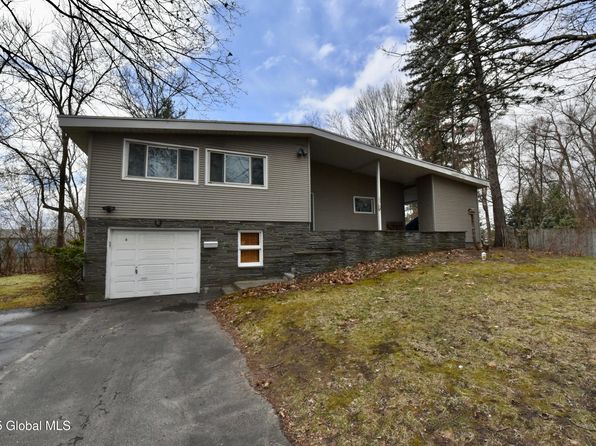 4 Hialeah Drive, Albany, NY 12205