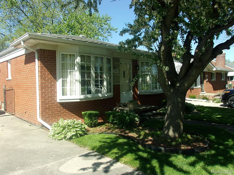1st image of 21613 Hoffman St