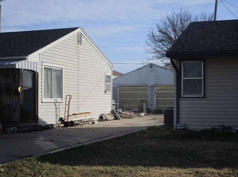 2nd image of 1227 E 6th Ave