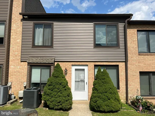 5200 Hilltop Dr APT G2, Brookhaven, PA 19015