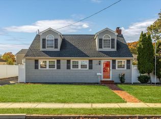 97 N Emerson Ave, Copiague, NY 11726