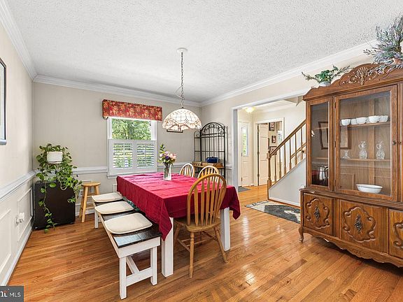 2nd image of 122 Button Bush Ave