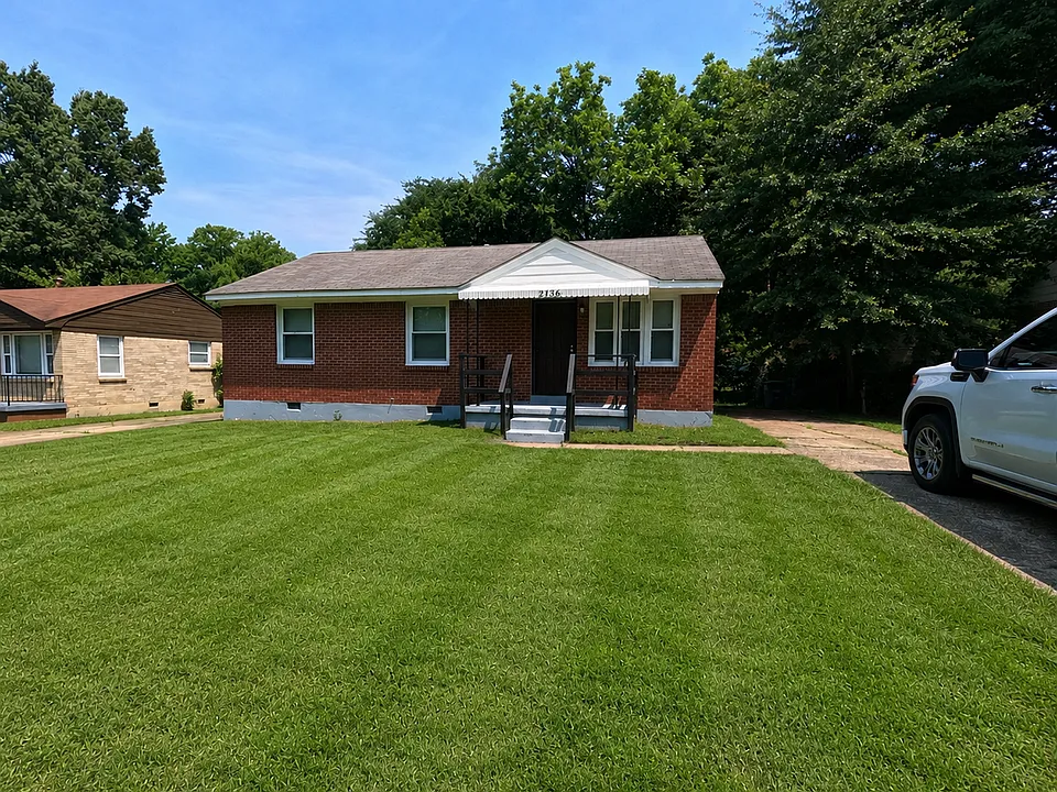 2136 Pamela Dr