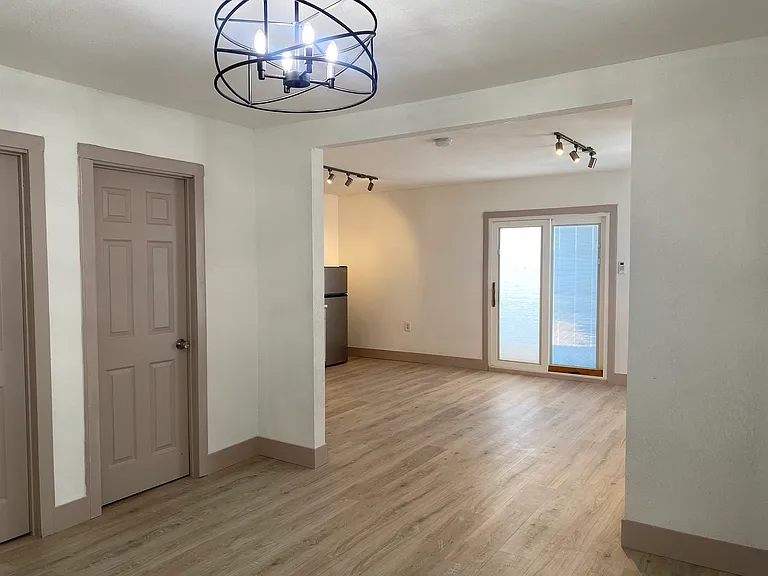 116 Wetherley Dr — Photo 6