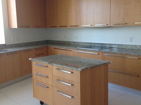 5th image of 15901 Collins Ave APT 706