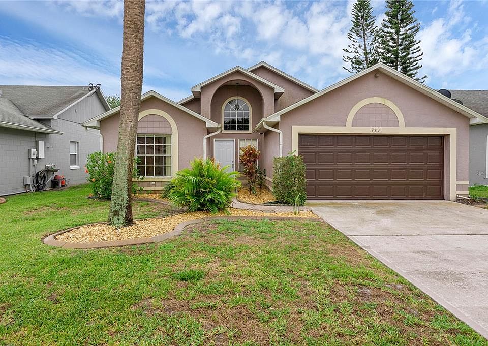 1st image of 789 COUNTRY WOODS CIRCLE