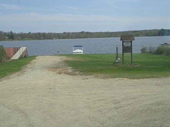 3rd image of 6237 Lake Dr