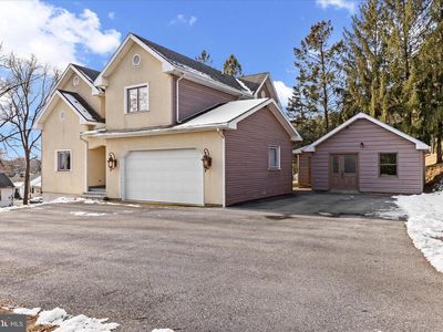 216 N Charlotte St, Manheim, PA, 17545