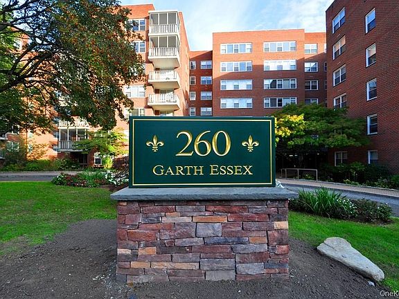 2nd image of 260 Garth Road #4A5