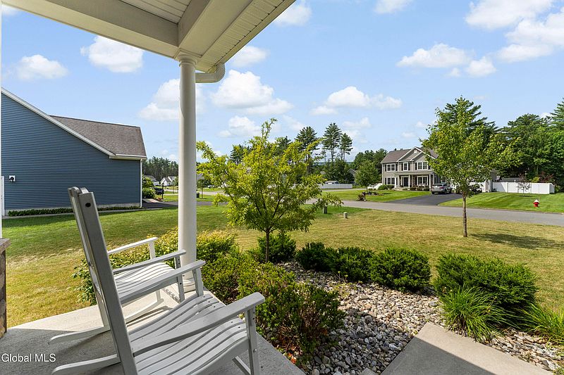 3rd image of 59 Richmond Hill Drive