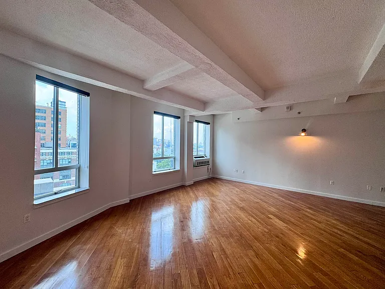 29-28 41st Ave #906 — Photo 5