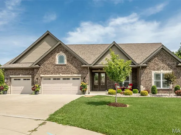 904 Bellevaux Pl, Saint Charles, MO 63301