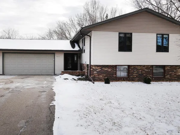 625 Windemere Dr, Plymouth, MN 55441
