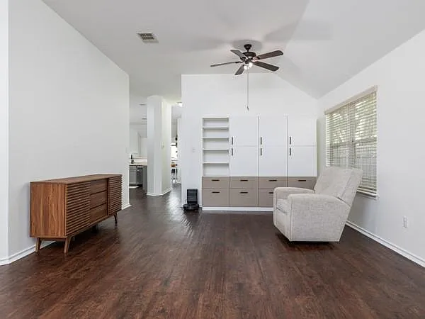 536 W Metcalfe St — Photo 7