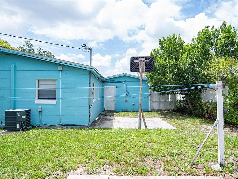 4833 Crow St — Photo 12